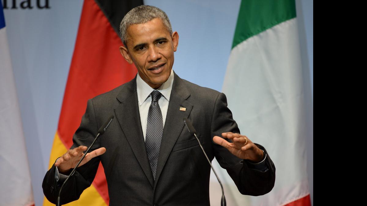 
El presidente estadounidense Barack Obama durante una rueda de prensa tras una reunión celebrada en la segunda y última jornada de la Cumbre del G7, en el Castillo de Elmau (Alemania), hoy, lunes 8 de junio de 2015. 
