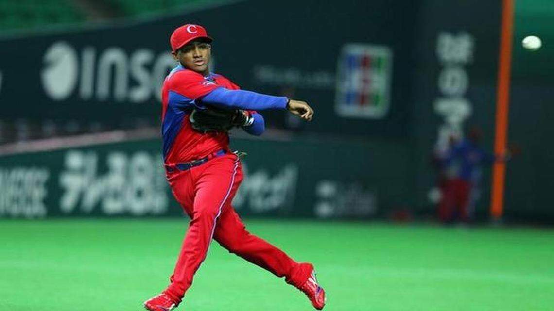 
Andy Ibáñez  promedió .283 con 60 dobles, seis triples y 13 jonrones en tres contiendas con  el equipo de la Isla de la Juventud y se le consideraba una estrella en ascenso en el momento en que pidió su liberación de la pelota cubana, en junio del 2013.
