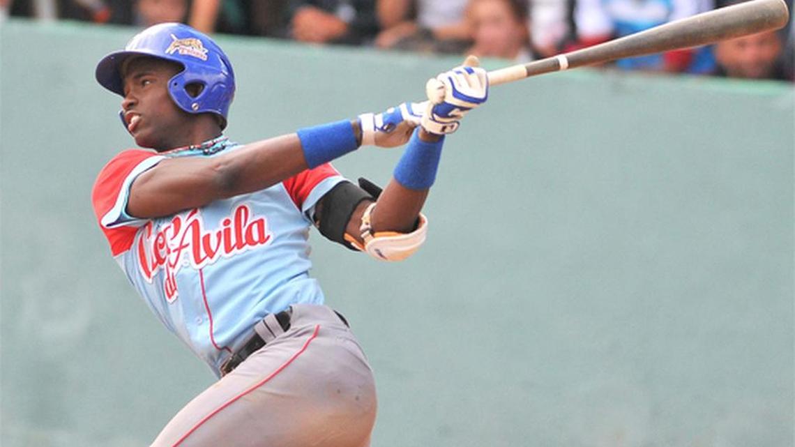 LUIS ROBERT Moirán es un pelotero de cinco herramientas.