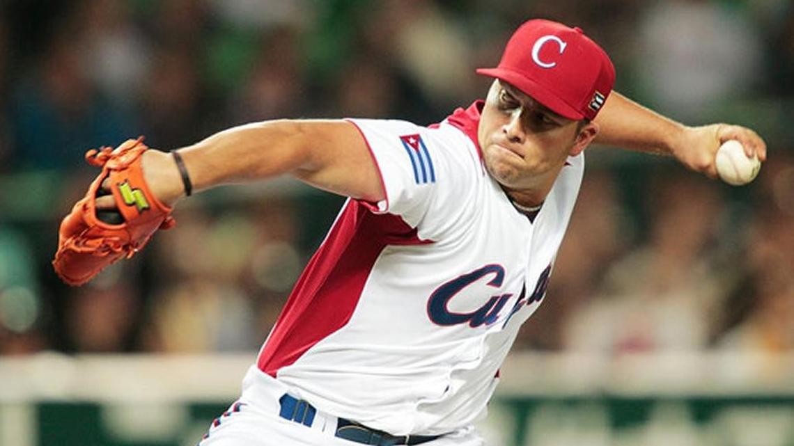 NORBERTO GONZALEZ lanza en el tercer Clásico Mundial de Béisbol y su sueño es llegar a lanzar en el próximo del 2017.