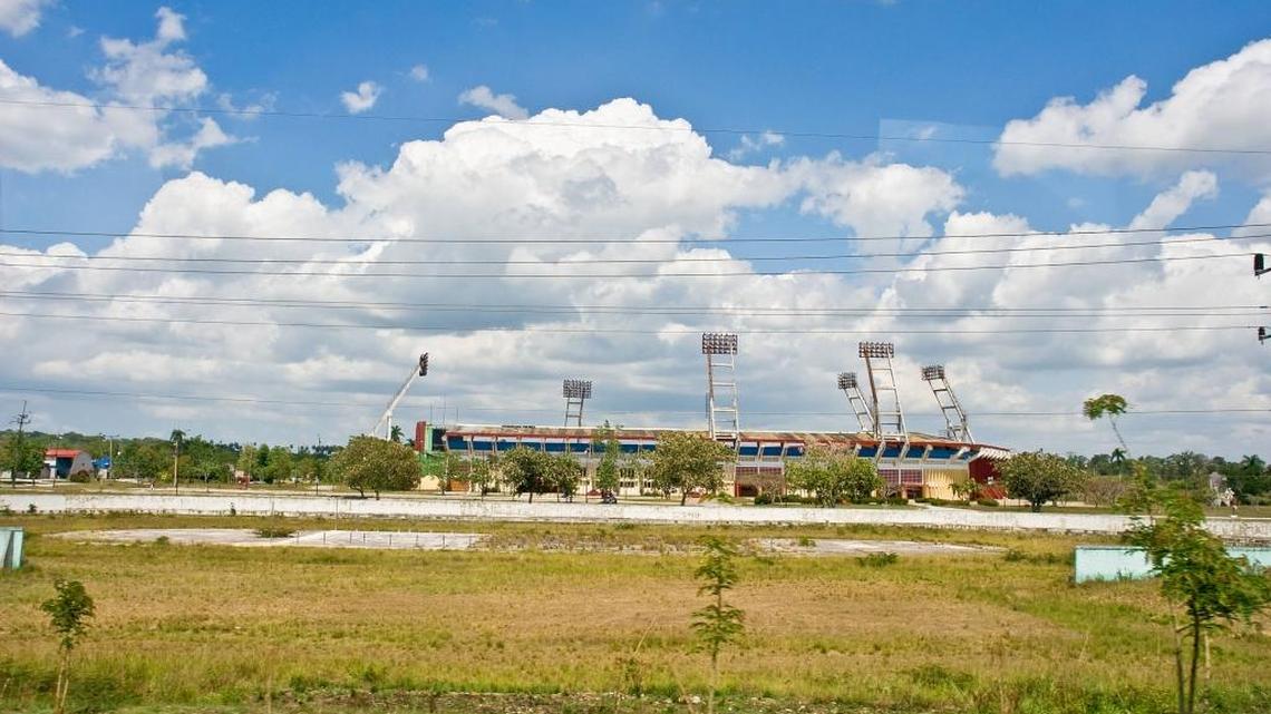 VISTA A la distancia del estadio José Antonio Huelga en Santi Spíritus.