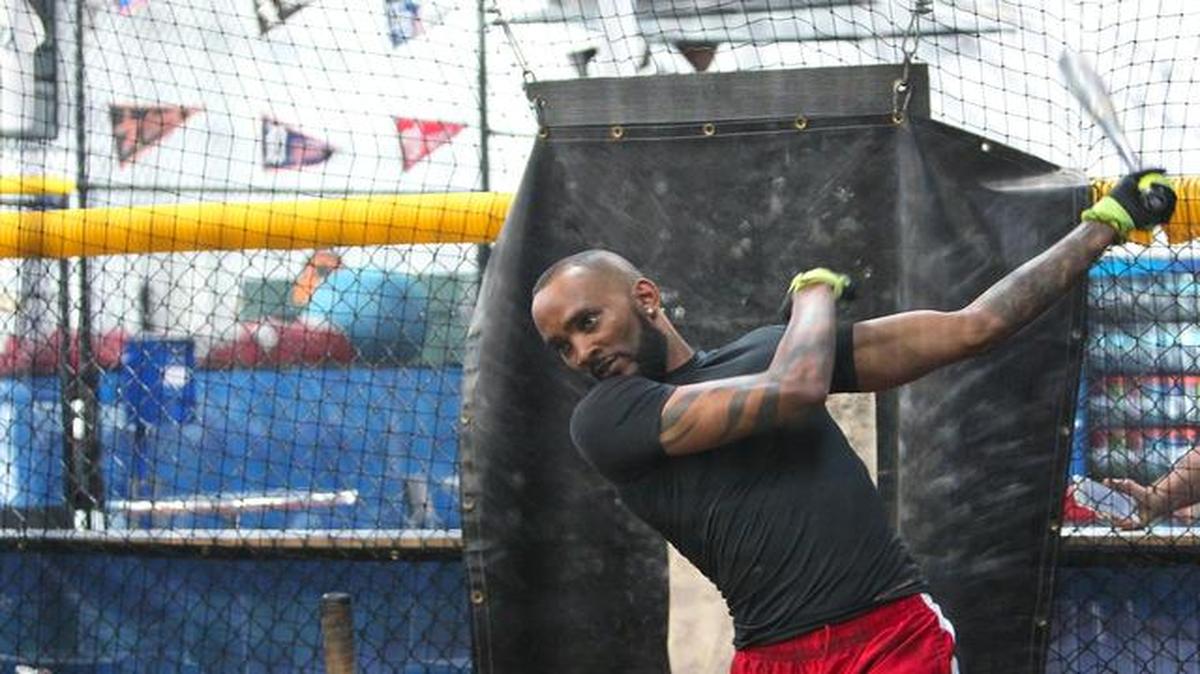 
El cubano Alexei Ramirez en plena práctica de bateo en Miami, el lunes pasado.
