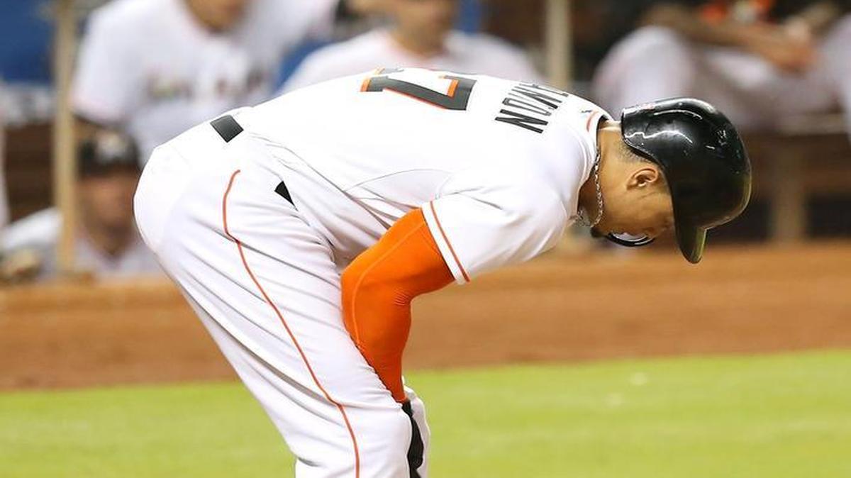 
EL DOLOR se apodera de Giancarlo Stanton al consumir turno en la novena entrada del choque del viernes contra los Dodgers.
