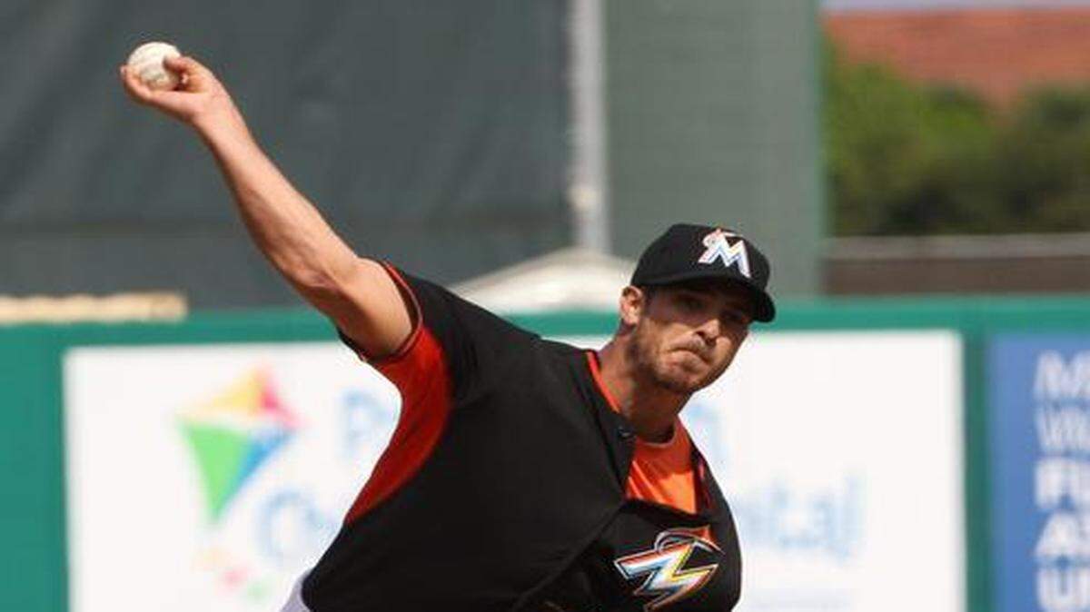 
EL LANZADOR brasileño Andre Rienzo trabaja en juego de pretemporada contra los Huracanes de Miami el 3 de marzo.


