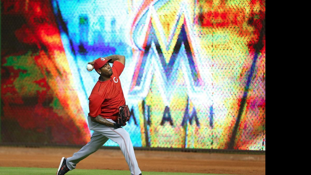 
AROLDIS CHAPMAN durante un entrenaminento solo para lanzadores el jueves 9 de julio en el parque de los Marlins.

