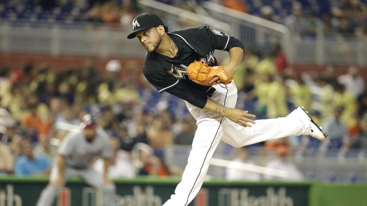 Henderson Álvarez tiene un récord vitalicio de 27-34 con una efectividad de 3.80 en 92 aperturas en cinco campañas en las Mayores con Azulejos de Toronto y los Marlins.
