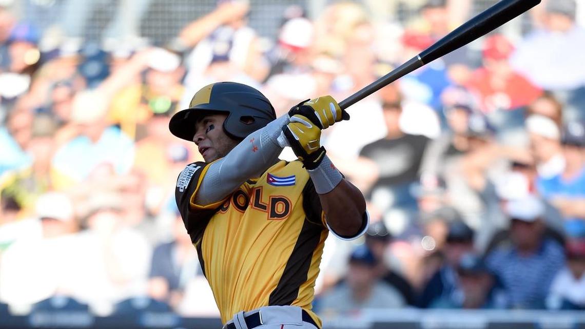 EL JOVEN prospecto cubano Yoan Moncada conecta un jonrón decisivo en el Juego de las Futuras Estrellas el pasado 10 de julio en San Diego, California. Su actuación le sirvió para ganar el premio de Jugador Más Valioso.