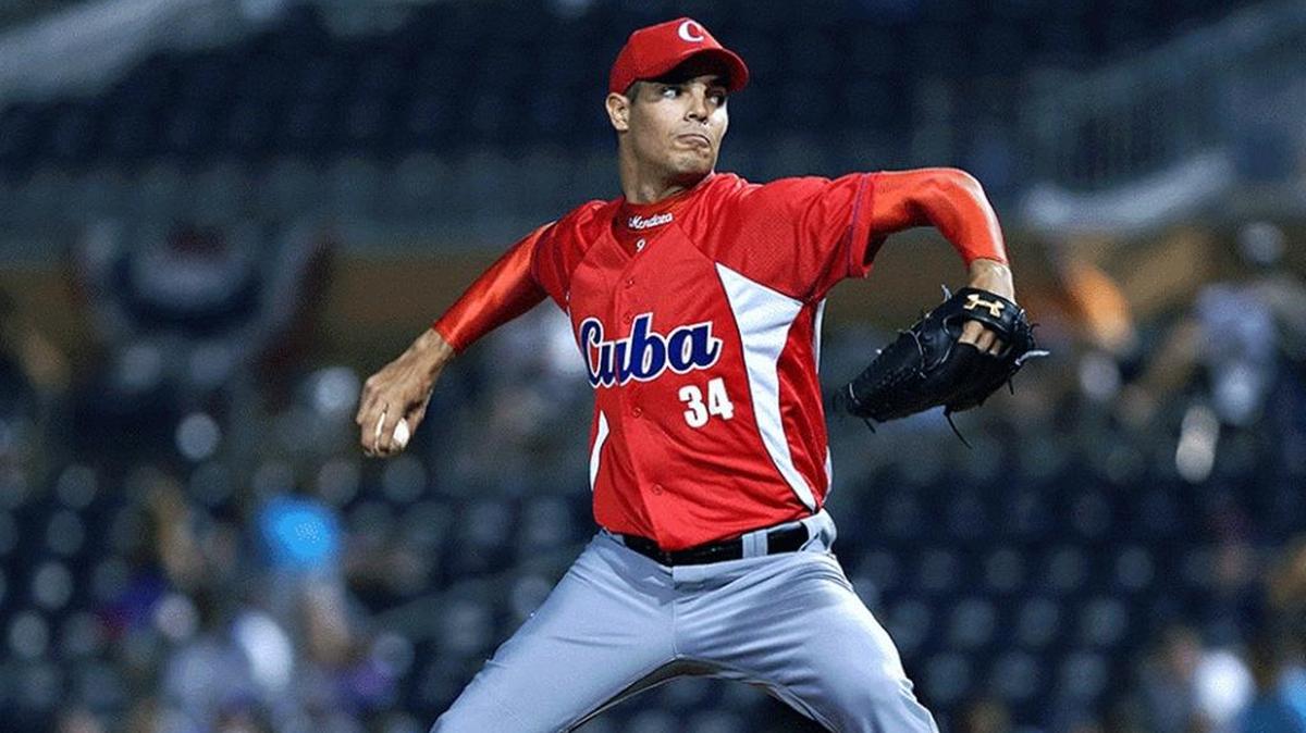 HECTOR MENDOZA es uno de los principales prospectos del pitcheo cubano.