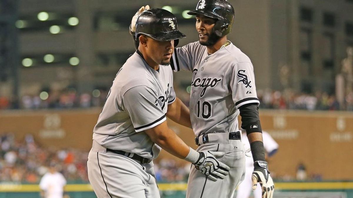 LOS CUBANOS José Abreu (i) y Alexei Ramírez integrarían la delegación de Grandes Ligas este diciembre a Cuba.