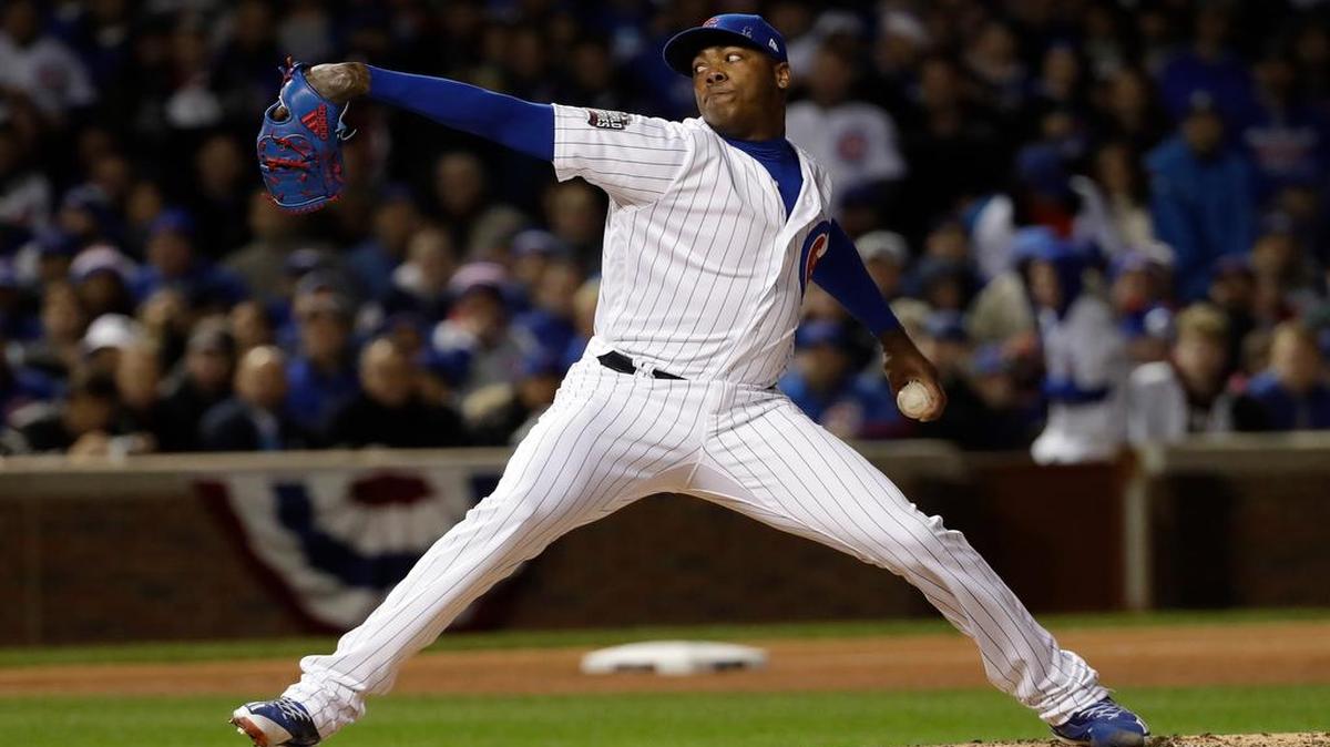 EL CERRADOR cubano Aroldis Chapman entró a lanzar con el empate en segunda y un out en el séptimo episodio logrando retirar a los dos bateadores. Luego tiró las dos últimas entradas para ayudar a la victoria de los Cachorros en el quinto juego de la Serie Mundial, el domingo en el Wrigley Field de Chicago.