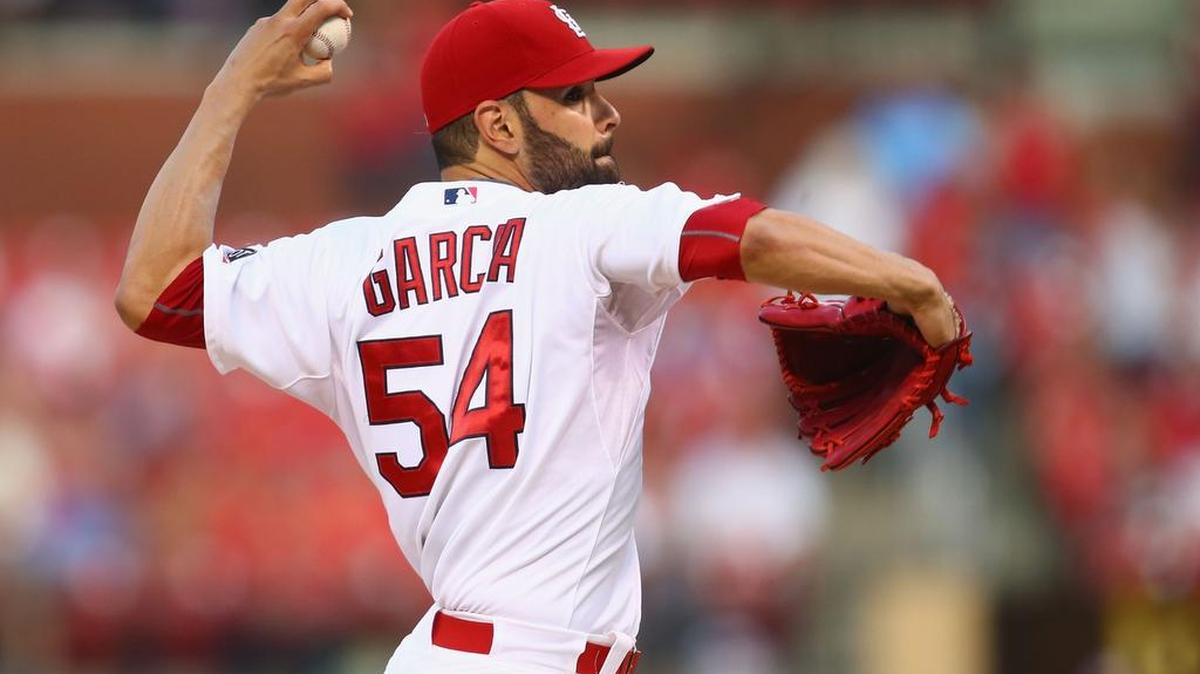 
JAIME GARCIA trabaja en la primera entrada del juego ganado el viernes a los Marlins en San Luis.
