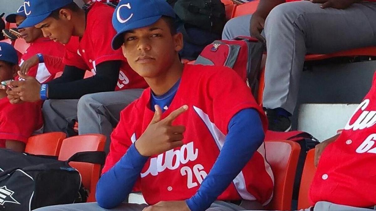 ROBERTO HERNANDEZ integró la selección nacional Sub-15 de Cuba.