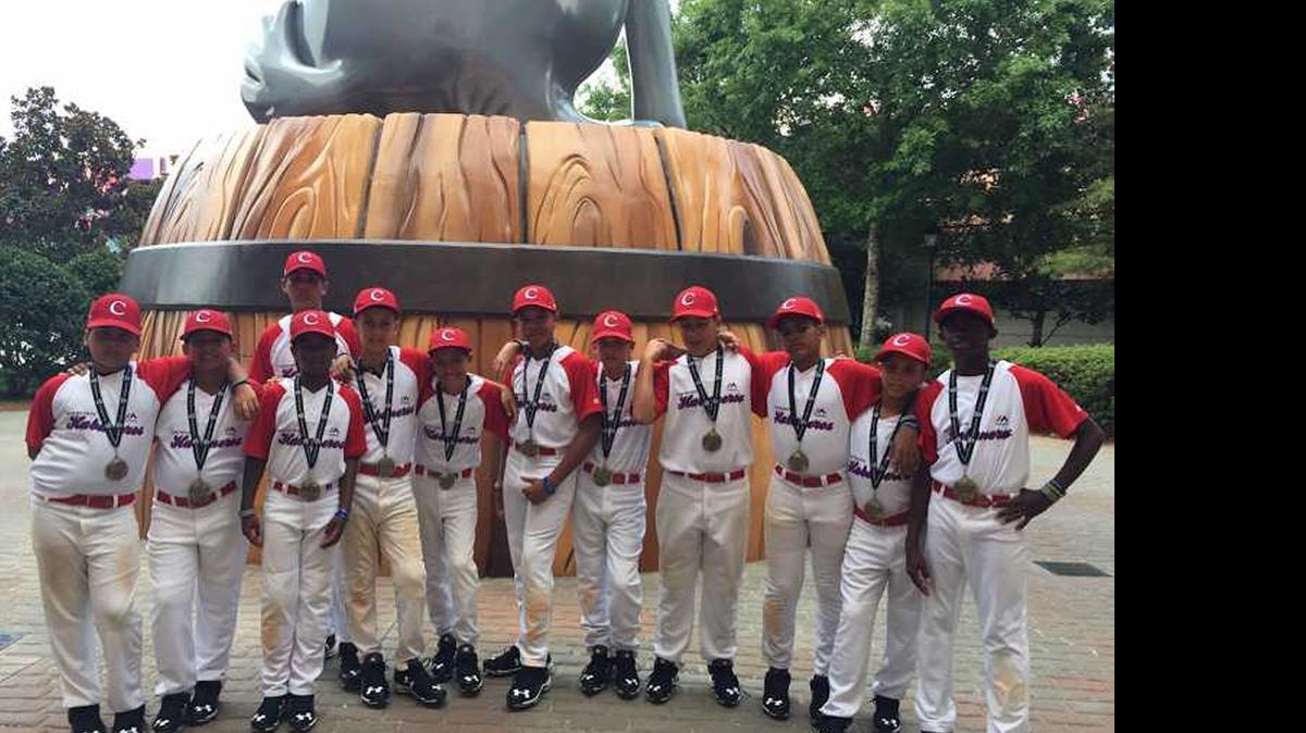 
NIÑOS CUBANOS que terminaron con medalla de bronce en el torneo de Disney Orlando, invitados por José Abreu.
