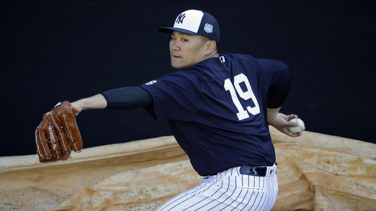 El lanzador de los Yankees de Nueva York Masahiro Tanaka  tuvo foja de 14-4 con 3.07 de efectividad y 165 ponches en 31 presentaciones por Nueva York la campaña pasada.