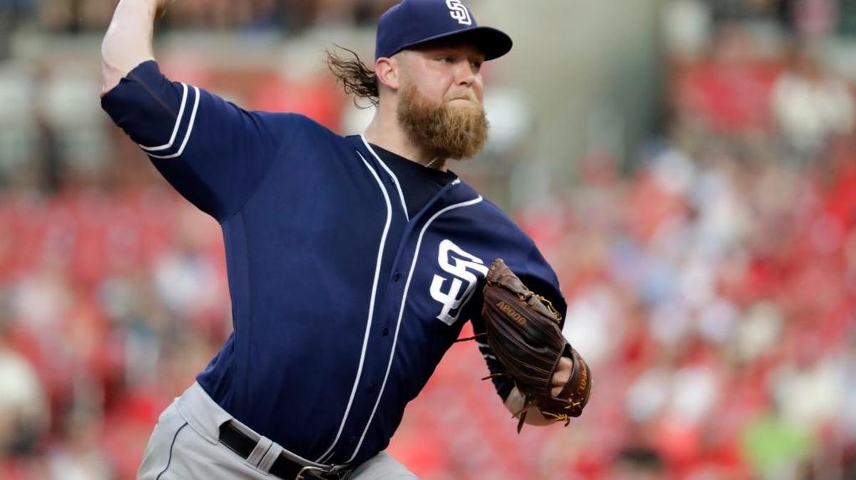 ANDREW CASHNER lanza durante un choque el 21 de julio del 2016 en San Luis.