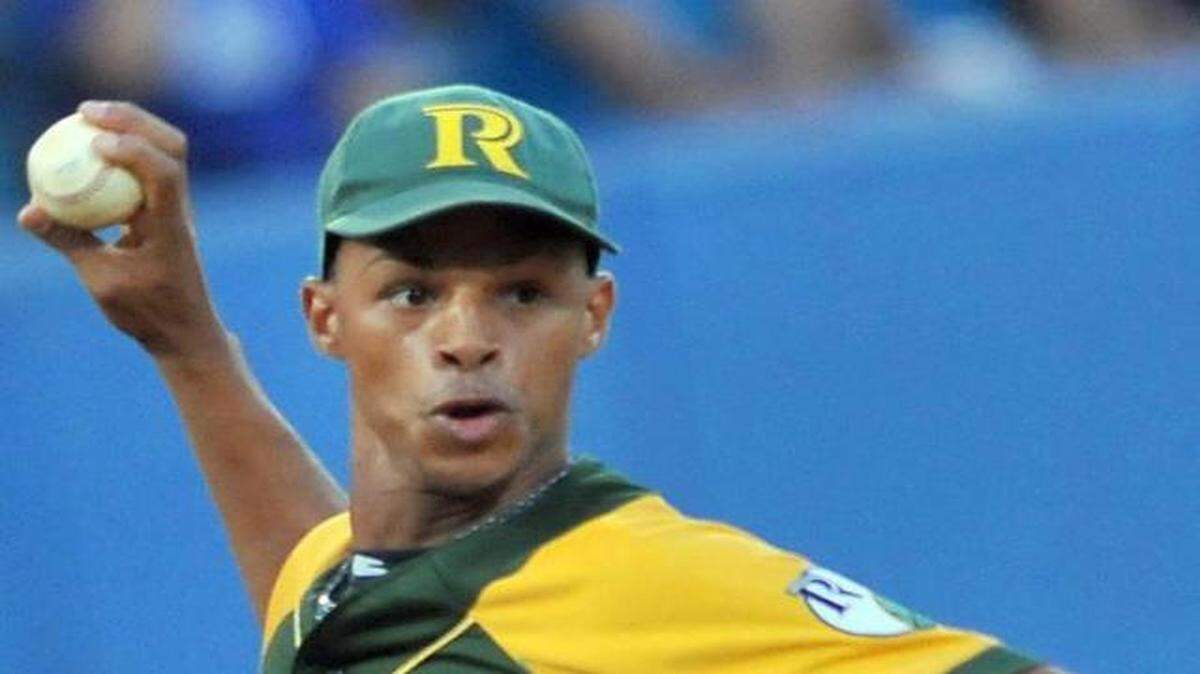 
Vladimir Gutiérrez estaba participando con el equipo de Pinar del Río en la Serie del Caribe antes de abandonar la concentración de la novena cubana el martes, en San Juan.
