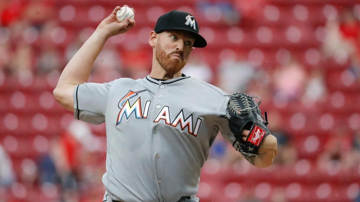 El abridor de los Marlins Dan Straily trabajó cuatro entradas y permitió dos carreras con tres hits a los Rojos, el 6 de mayo de 2018.