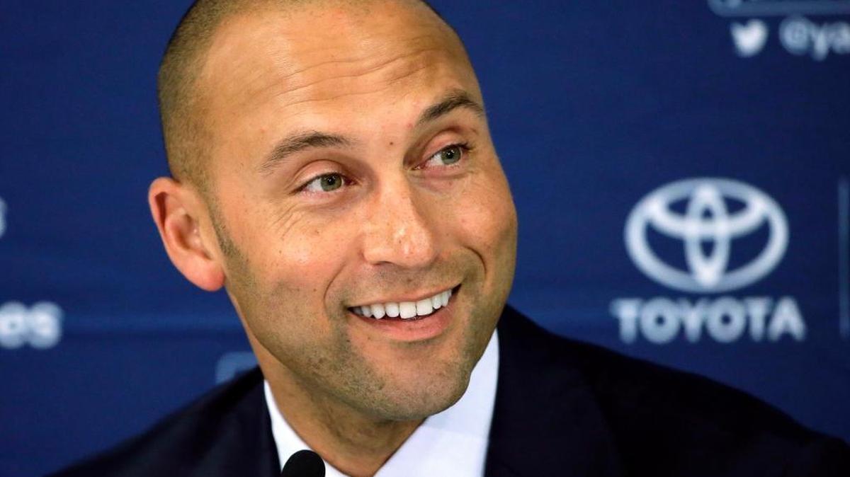DEREK JETER, en foto del 28 de septiembre del 2014, se encuentra en Miami de visita en el parque de los Marlins.