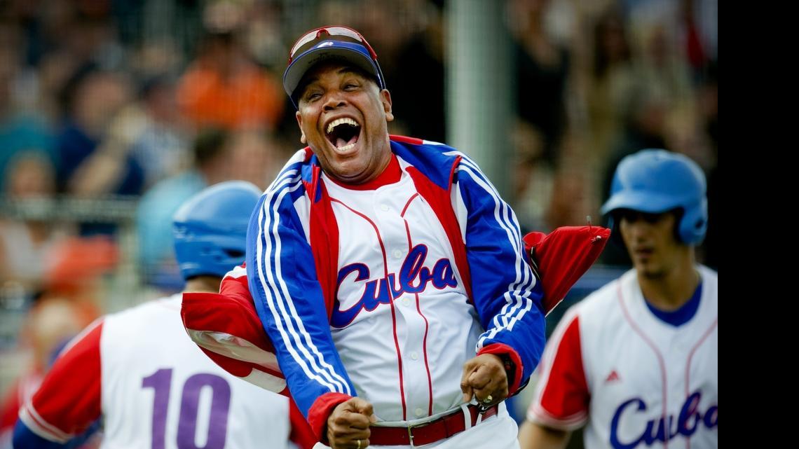 
VICTOR MESA celebra el triunfo de Cuba en el torneo internacional de Haarlem, Holanda, el 22 de julio del 2012.
