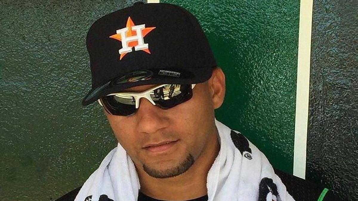 YULIESKI GURRIEL con indumentaria de los Astros en la prueba del pasado miércoles en la Universidad de Miami.