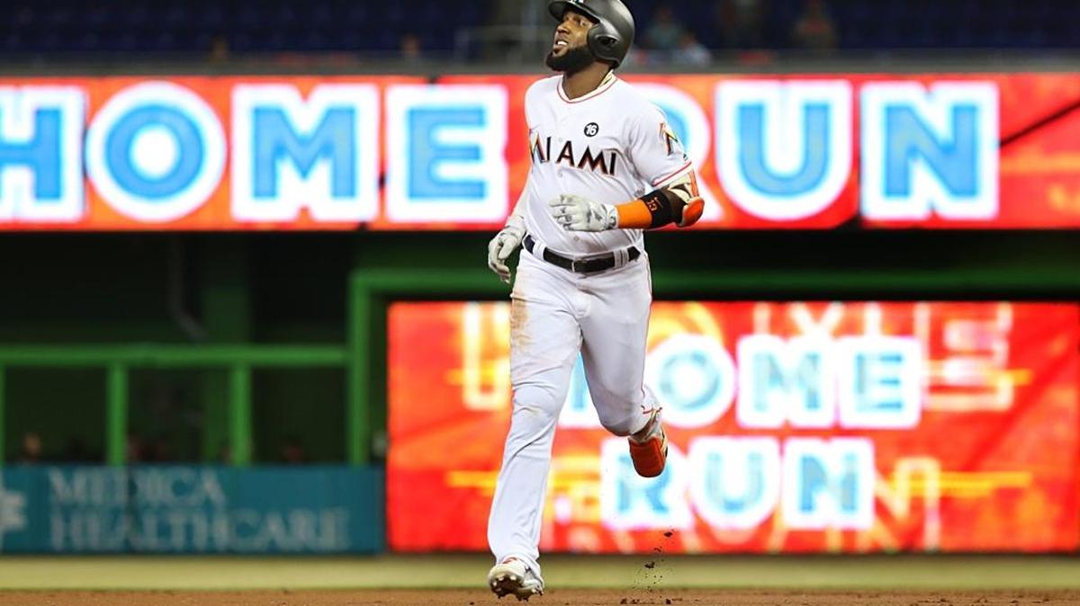 MARCELL OZUNA tras pegar un cuadrangular contra los Filis el 31 de mayo.