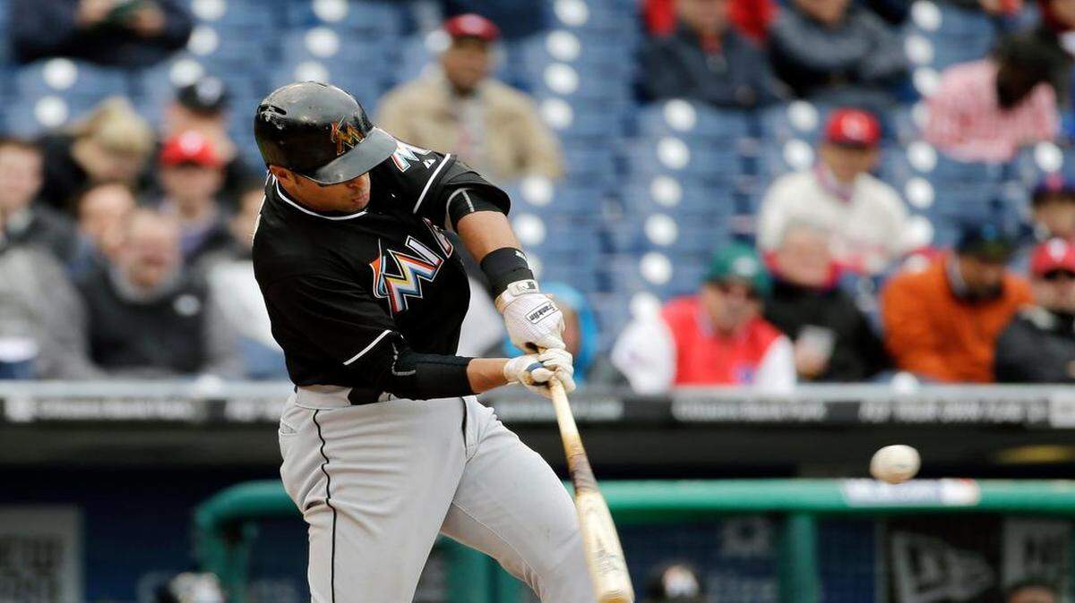 
El venezolano Martín Prado bateó de 5-3 y remolcó cuatro carreras en el triunfo de los Marlins 9-1 ante los Filis, el jueves 23 de abril del 2015.


