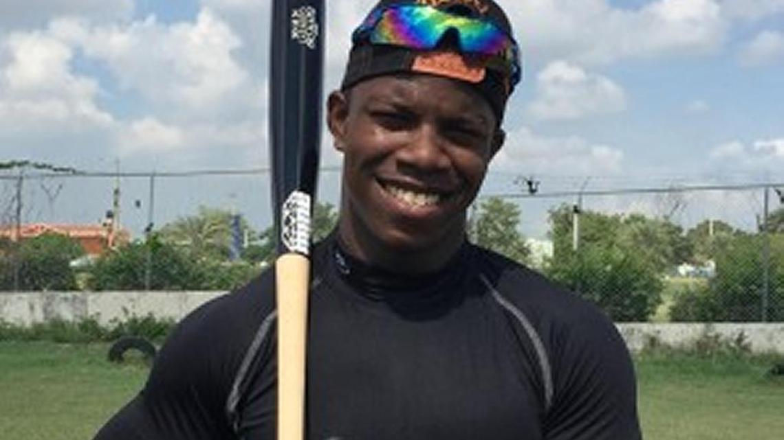 LAZARO ARMENTEROS es uno de los mayores prospectos cubanos en Dominicana.
