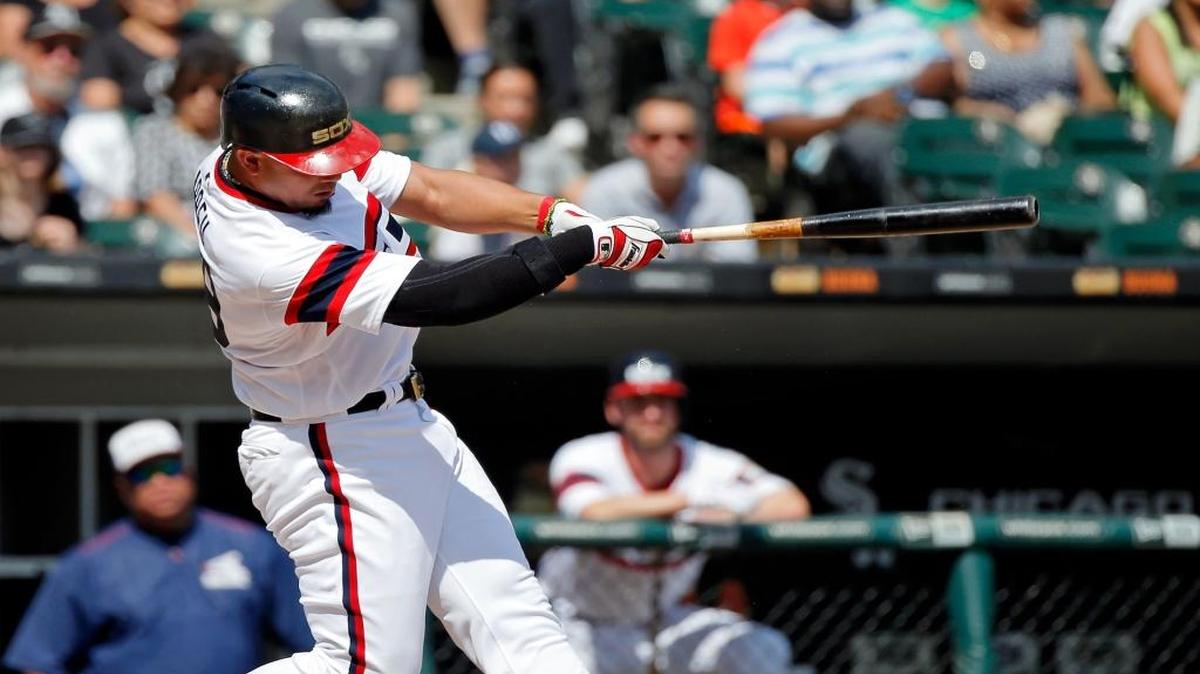 El cubano José Abreu regresó a la alineación luego de molestias en el codo y aportó un cuadrangular para que los Medias Blancas de Chicago doblegaran el domingo 6-2 a los Rays de Tampa Bay.