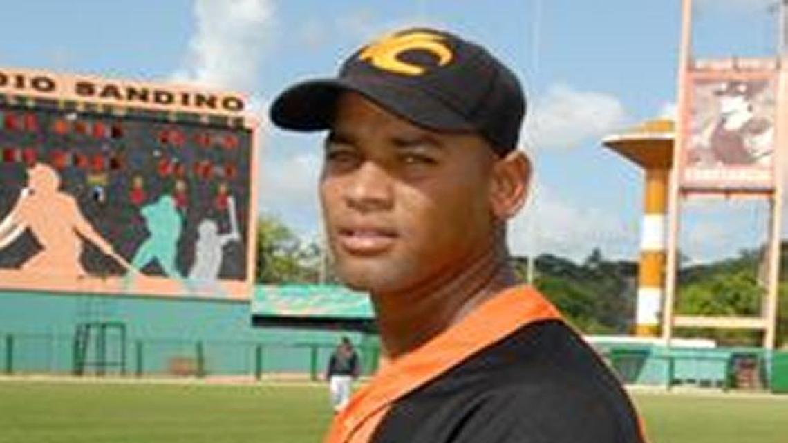 IRVING DEL RIO ya es agente libre por la Oficina del Comisionado de las Mayores.