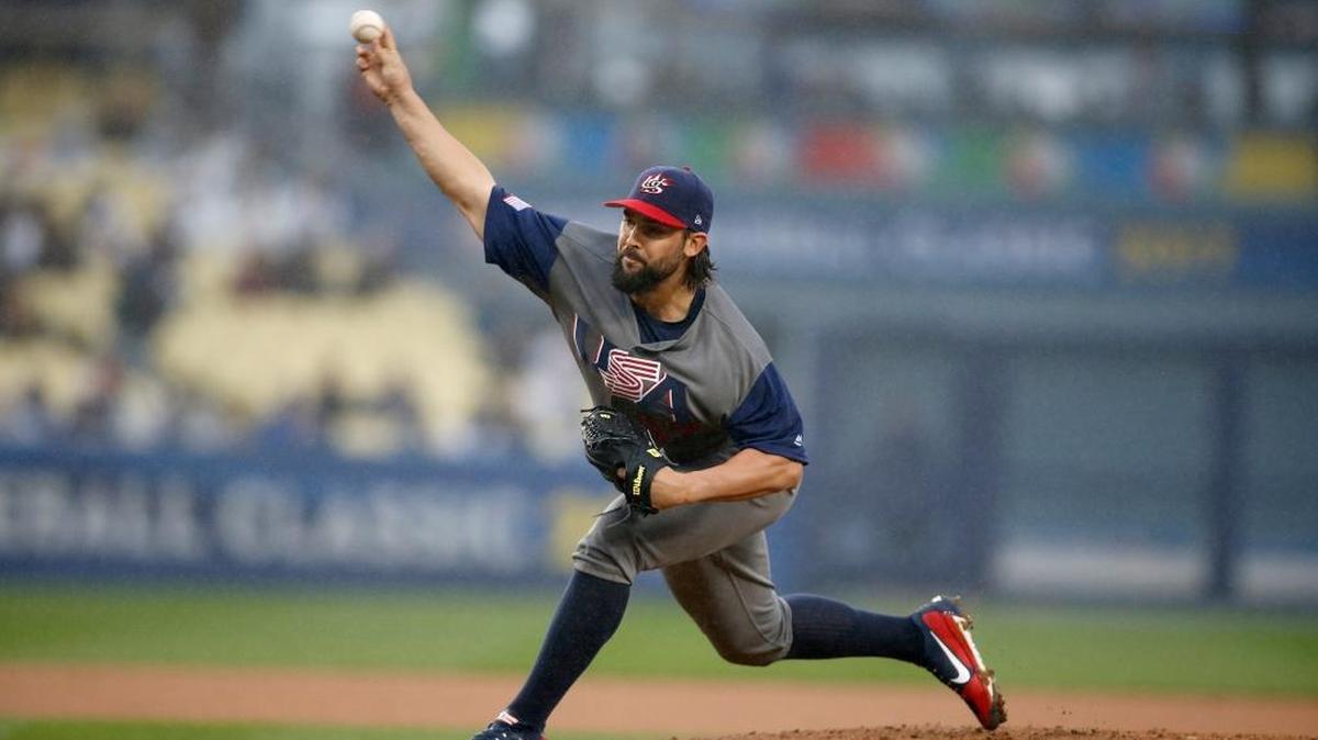 EL ABRIDOR de Estados Unidos Tanner Roark lanza contra los japoneses el 21 de marzo del 2017.