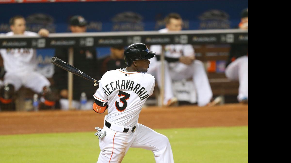 
Adeiny Hechavarría impulsa la única carrera de los Marlins.
