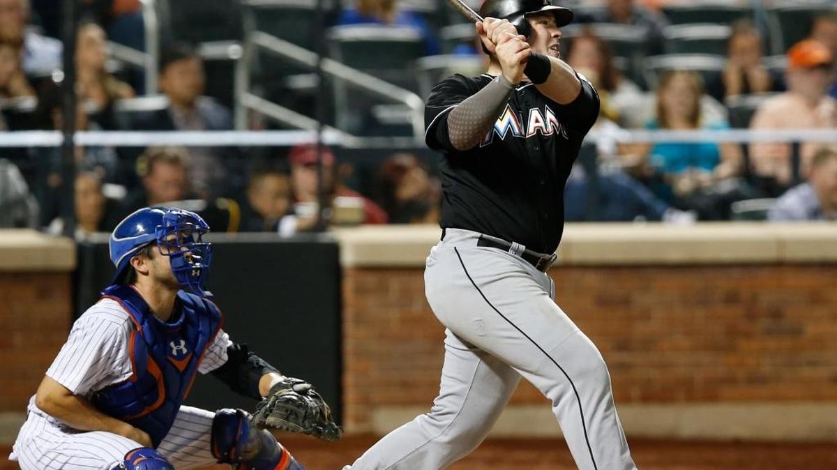 
El primera base de los Marlins Justin Bour se fue de 4-3 con dos carreras impulsadas y encabezó la ofensiva de Miami en la victoria 7-1 sobre los Mets, el martes en Nueva York.
