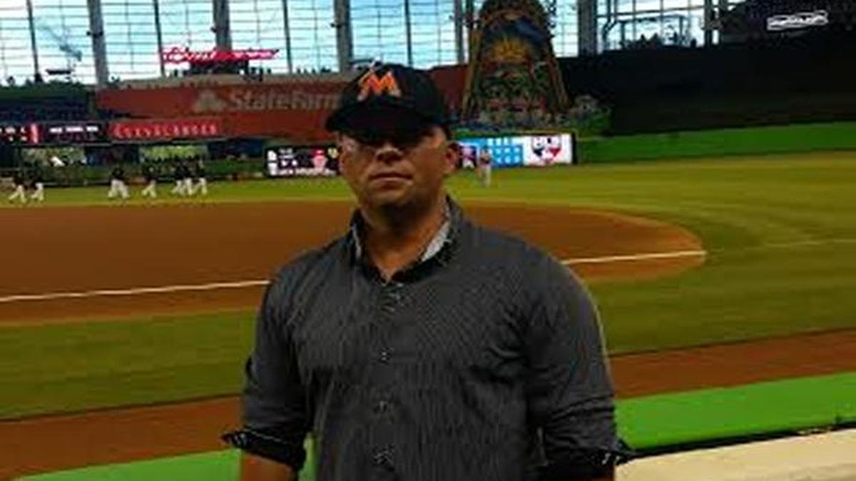 NORBERTO GONZALEZ de visita en el parque de los Marlins el 14 de abril del 2016.