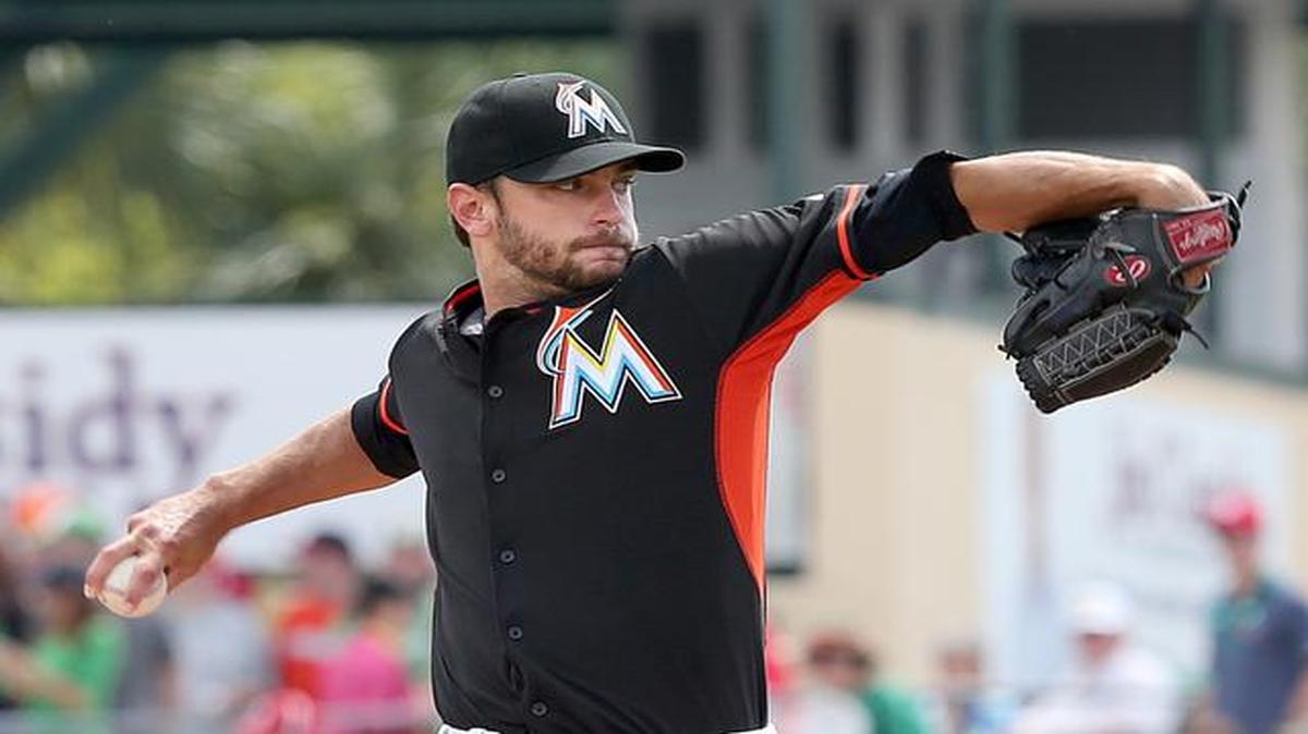 
Jarred Cosart permitió cuatro carreras y ocho sencillos en la derrota de los Marlins 7-1 ante los Cardenales, el martes 17 de marzo del 2015 en la pretemporada.
