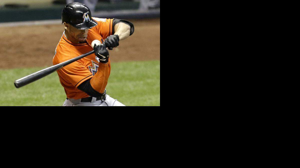 
Giancarlo Stanton cuando recibió un pelotazo en la cara, el 11 de septiembre pasado en Milwaukee.
