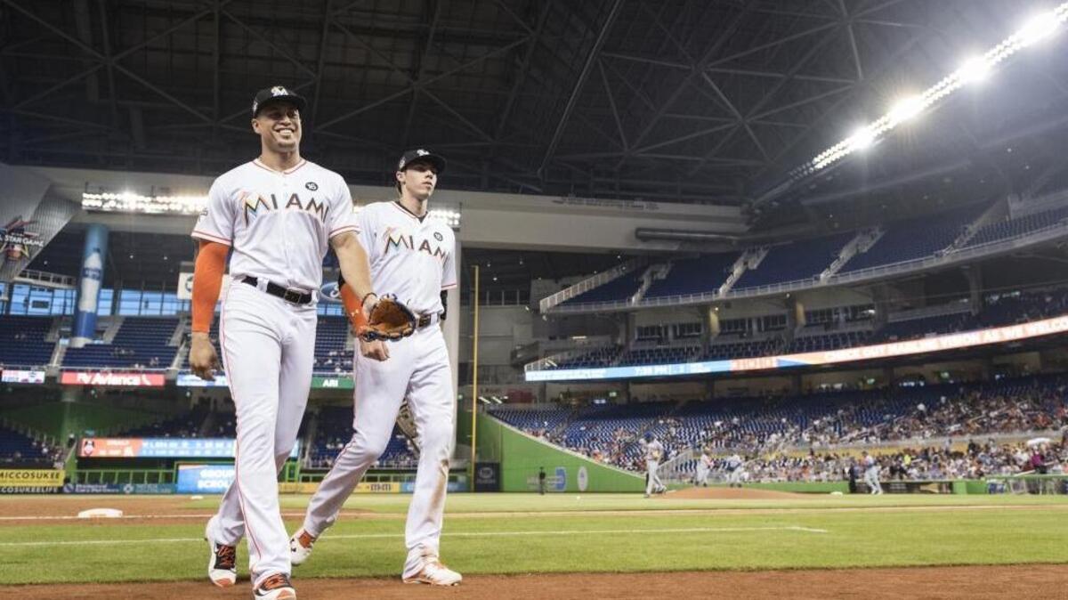 GIANCARLO STANTON (i) y Christian Yelich fueron elegidos embajadores de Miami al Juego de las Estrellas.
