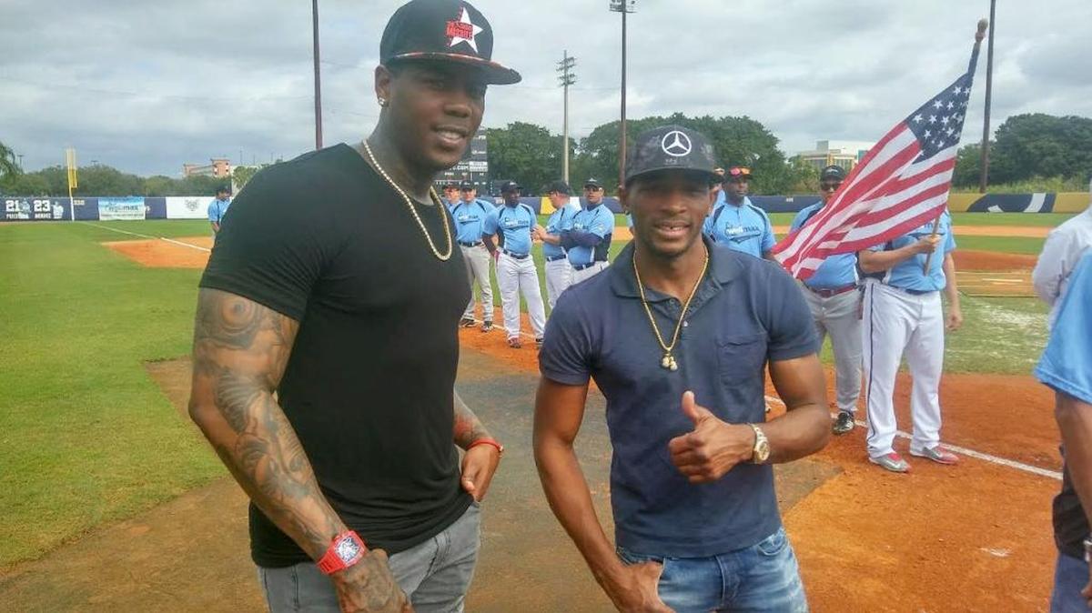 AROLDIS CHAPMAN Y Erislandy Lara animaron con su presencia el Juego de Estrellas Cubanas en FIU este 15 de enero.