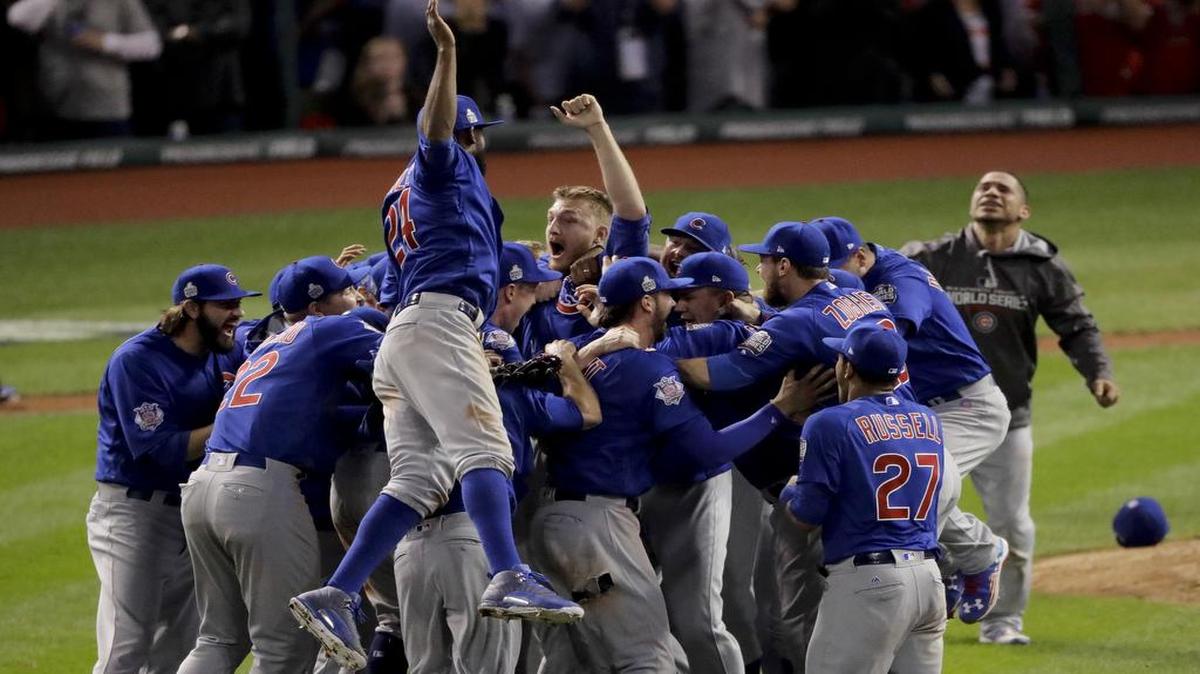 Los jugadores de los Cachorros celebran la victoria ante los Indios de Cleveland en el Juego 7 de la Serie Mundial, el 2 de noviembre del 2016.