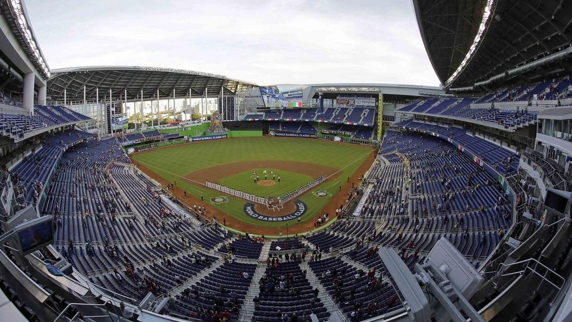 ITALIA Y Puerto Rico en espera de iniciar un juego en el evento celebrado en marzo del 2013 en Miami.
