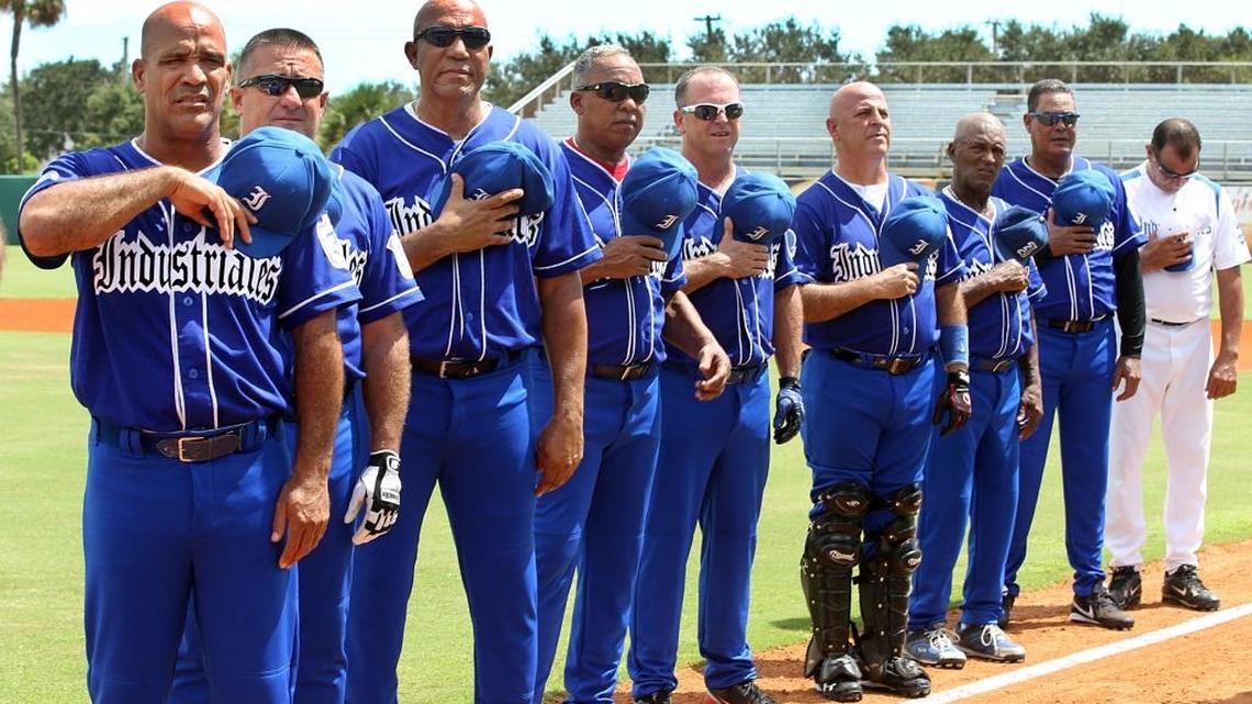 VETERANOS DE Industriales que visitaron Estados Unidos antes del comienzo de un juego en Fort Lauderdale el 31 de agosto del 2013.