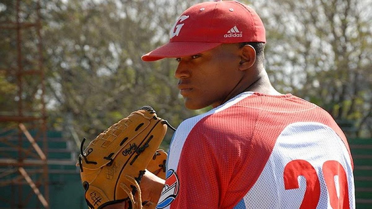 ALAIN TAMAYO, un lanzador de la provincia Granma, forma parte del grupo de peloteros deportados de Dominicana.