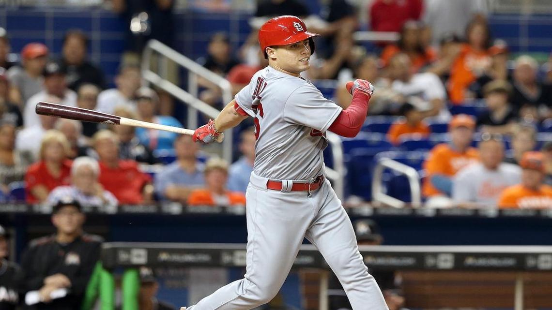 ALEDMYS DIAS conecta un doble de dos carreras contra los Marlins el 28 de julio del 2016.