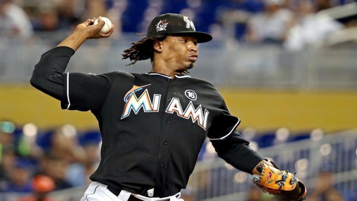 JOSE UREÑA lanza contra los Dodgers el 15 de julio del 2017.