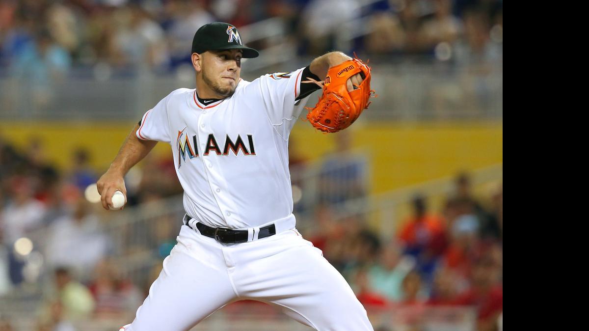 
JOSE FERNANDEZ lanza contra los Rojos de Cincinnati el 9 de julio en el parque de los Marlins en Miami.
