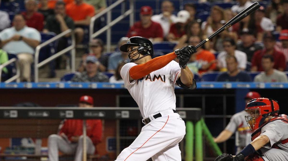 
Giancarlo Stanton disparó su cuadrangular 26 de la temporada y llegó a 66 carreras impulsadas, el martes 23 de junio del 2015.
