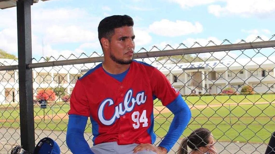 HECTOR MENDOZA durante un receso en una de sus demostraciones en Dominicana.