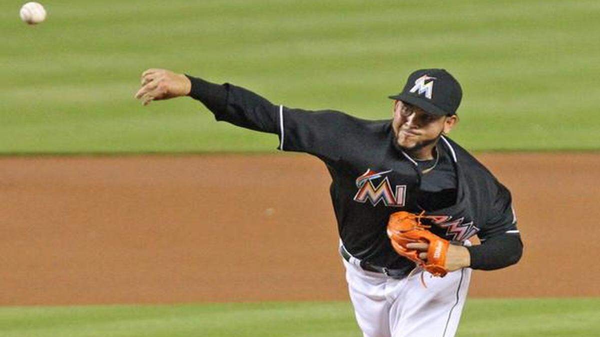 
Henderson Alvarez lanzó siete entradas y dos tercios permitió cinco hits a los Filis, el martes 23 de septiembre en Miami.
