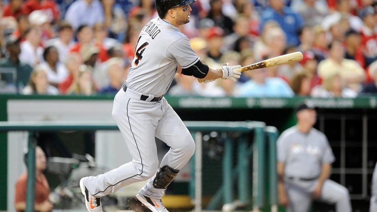 
Martín Prado dispara un jonrón de dos carreras para los Marlins en el tercer espisodio, en el gran triunfo del viernes en Washington, DC.
