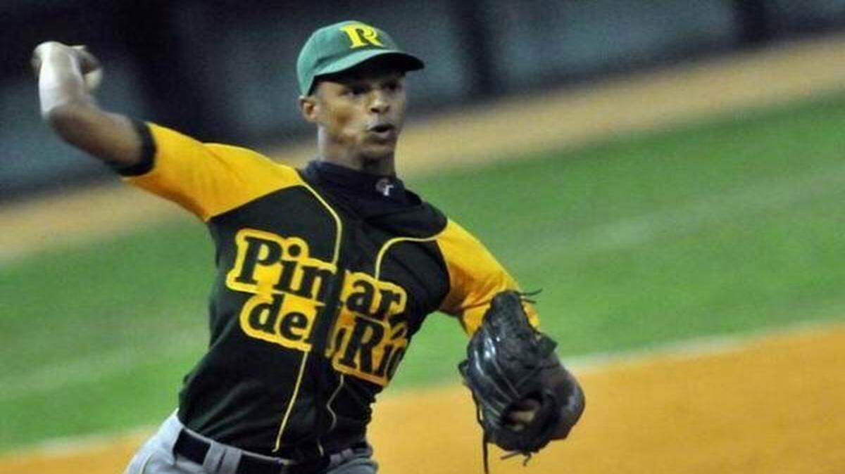 
Con apenas 19 años y natural de Mantua, Vladimir Gutiérrez debutó en la contienda 2013-14 en la que el equipo de Pinar del Río se ganó el derecho de asistir a la Serie del Caribe, tras derrotar en la final a Matanzas.

