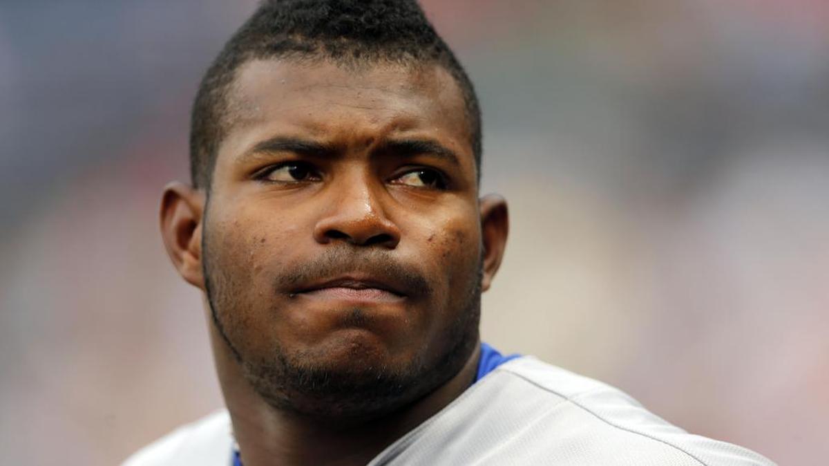 El pelotero cubano de los Dodgers de Los Ángeles, Yasiel Puig, está bajo investigación de las Grandes Ligas, después de que presuntamente habría sido violento físicamente con su hermana y posteriormente peleó con un guardia de seguridad de un bar.